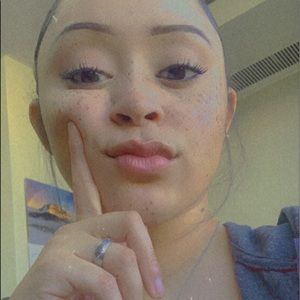 Meet your Posher, Alexis